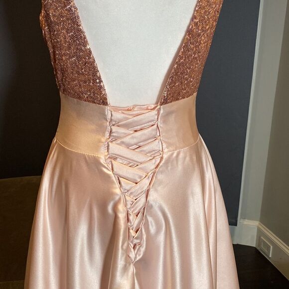 Women’s Full Length Sequined Bodice V-Neck Party Prom Dress Size 8 NWOT - Picture 6 of 11